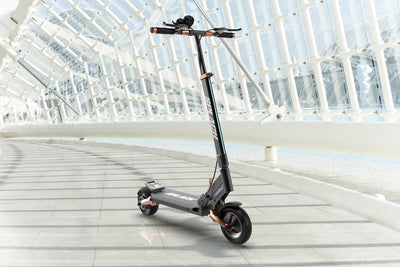 SPLACH-TURBO PLUS: Ultra-Smooth Suspension E-Scooter to propel you fast.